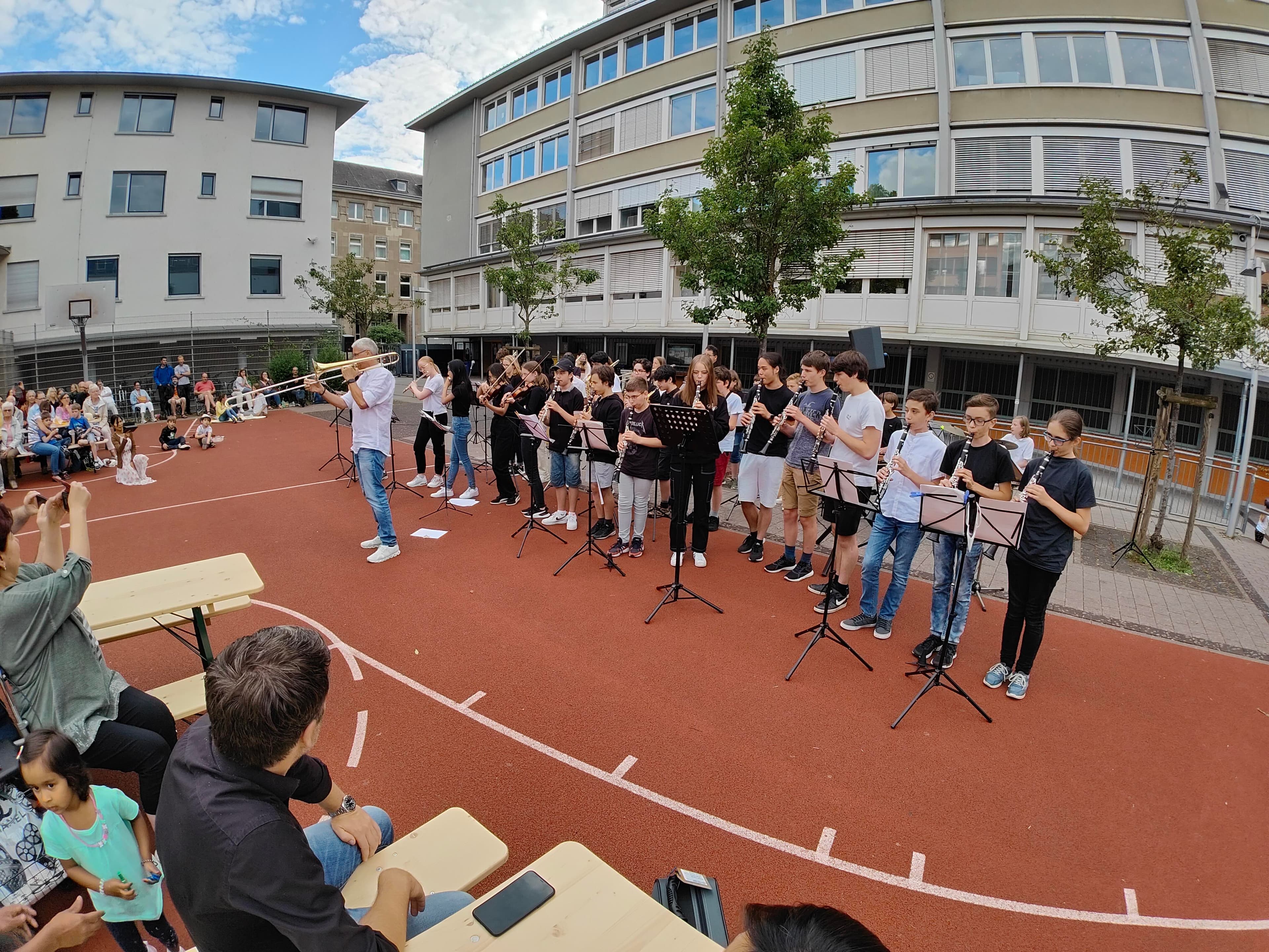 Musikalisches Schulhofpicknick